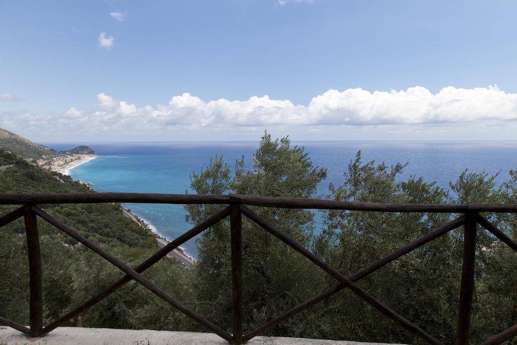 Villa Degli Ulivi B&B Finale Ligure Bagian luar foto
