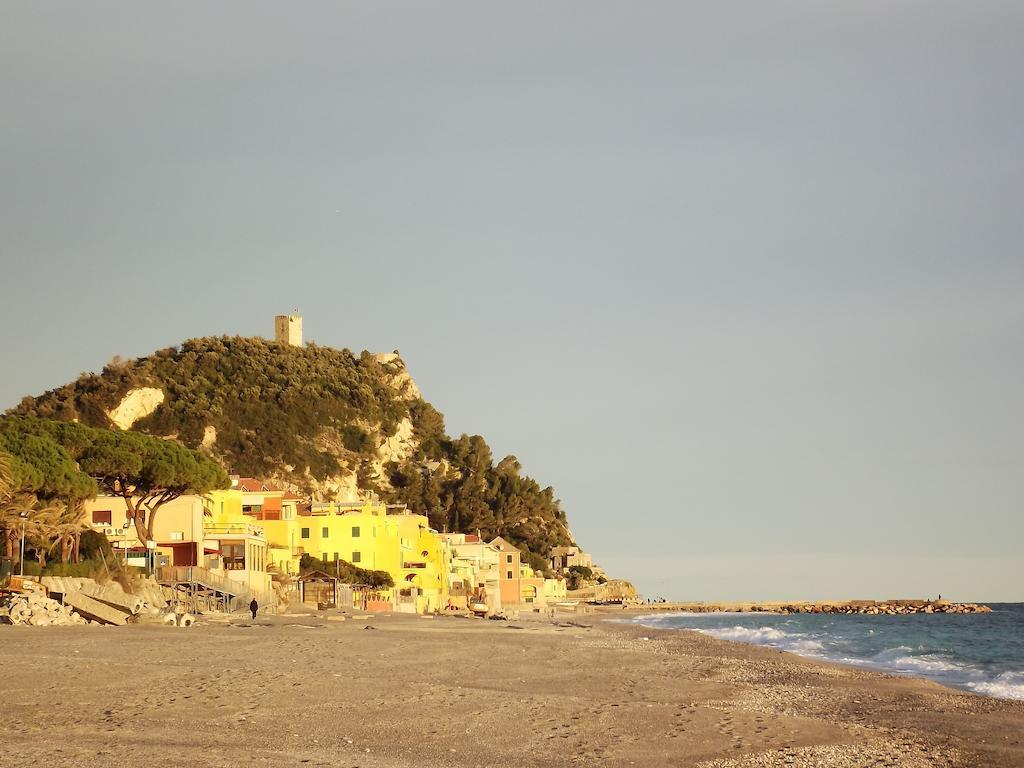 Villa Degli Ulivi B&B Finale Ligure Bagian luar foto
