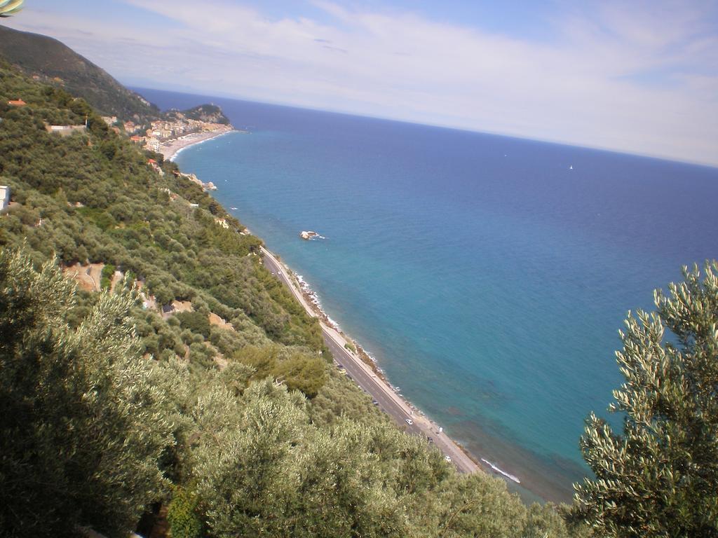 Villa Degli Ulivi B&B Finale Ligure Bagian luar foto