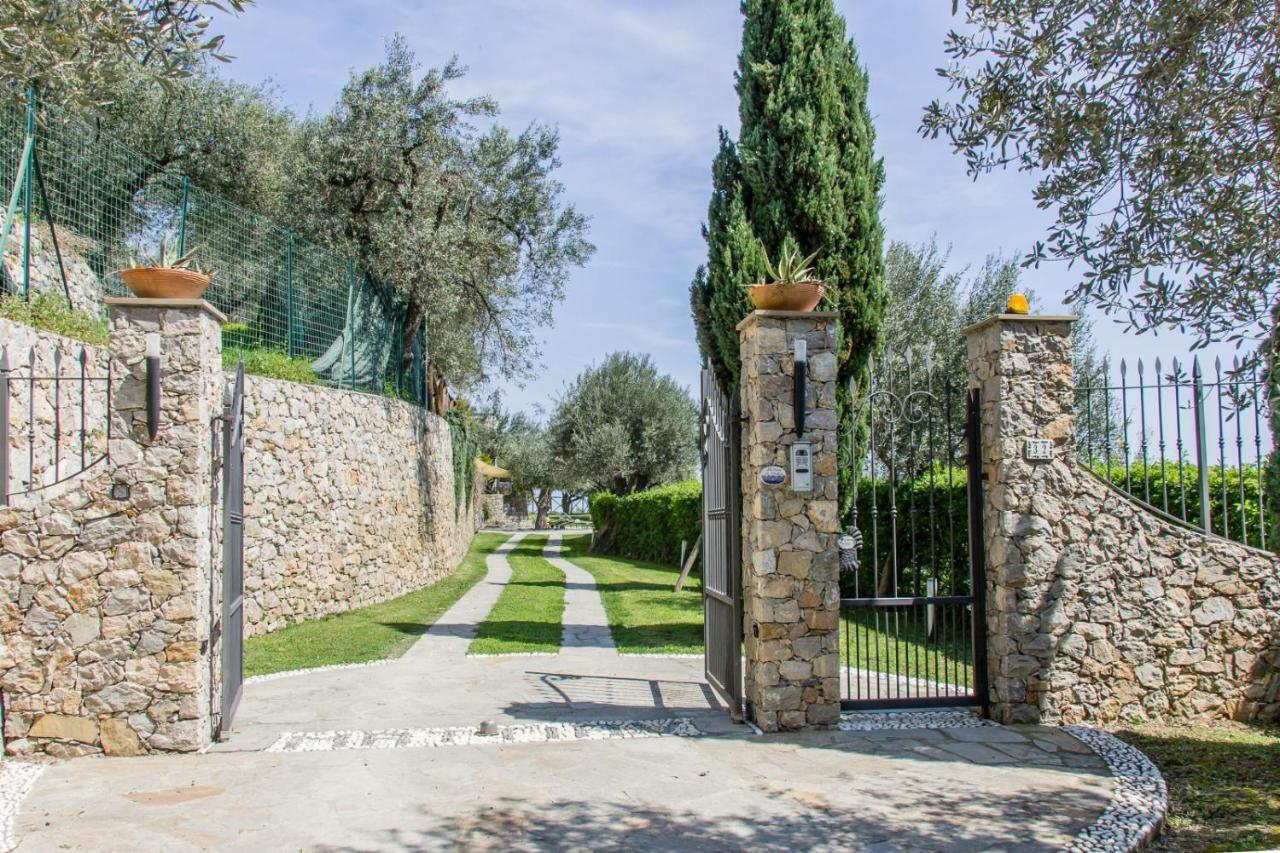 Villa Degli Ulivi B&B Finale Ligure Bagian luar foto