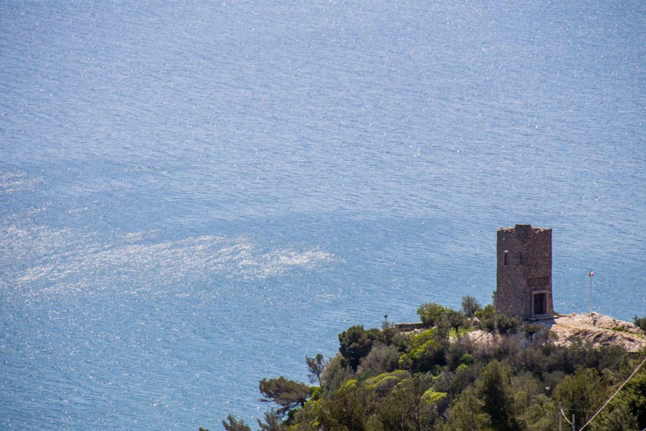 Villa Degli Ulivi B&B Finale Ligure Bagian luar foto